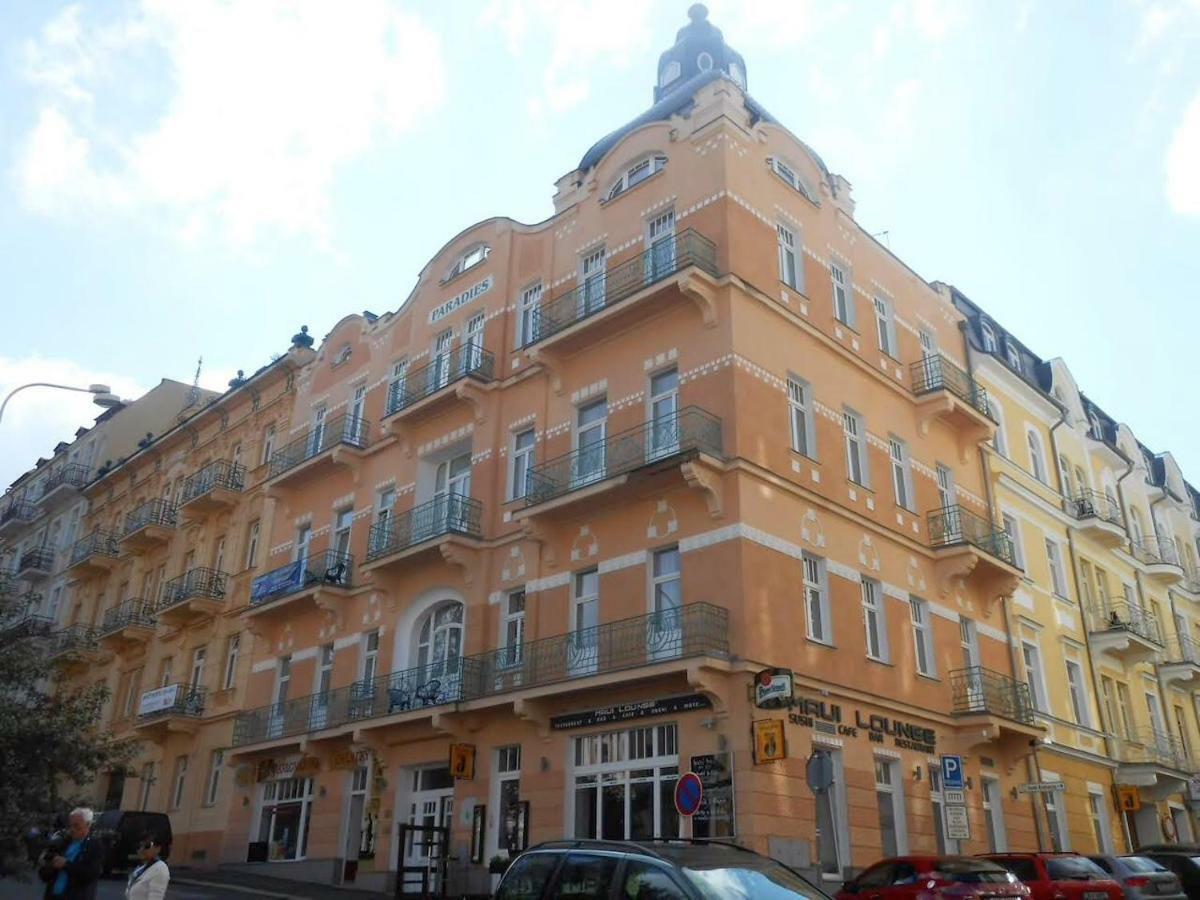 Balconies Above Colonnade Daire Mariánské Lázně Dış mekan fotoğraf